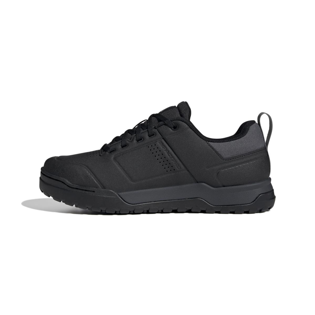 product/a/d/adidas_if7452_5_footwear_photography_side_medial_center_view_white-nw091625.jpg