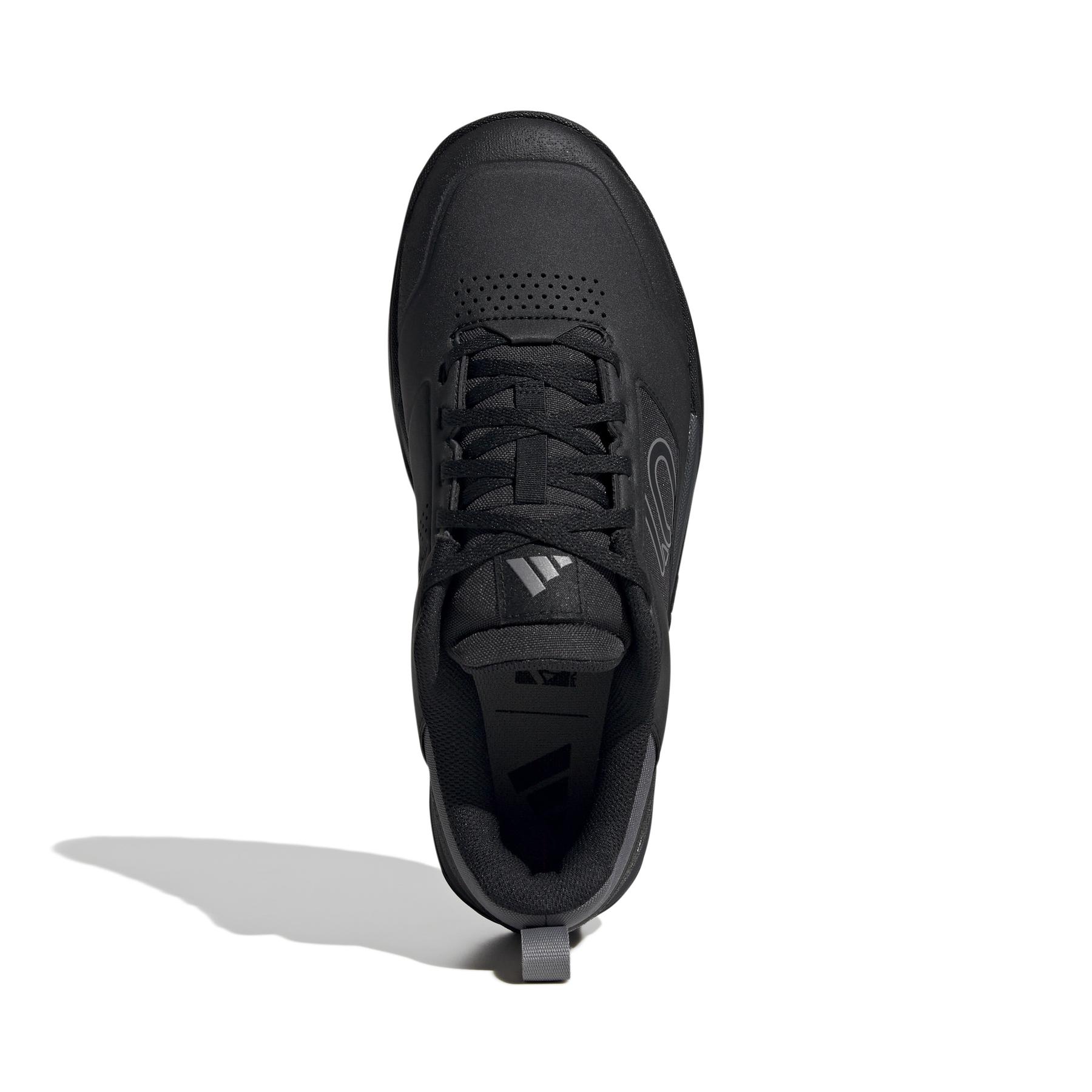 product/a/d/adidas_if7452_3_footwear_photography_top_portrait_view_white-nw091625.jpg