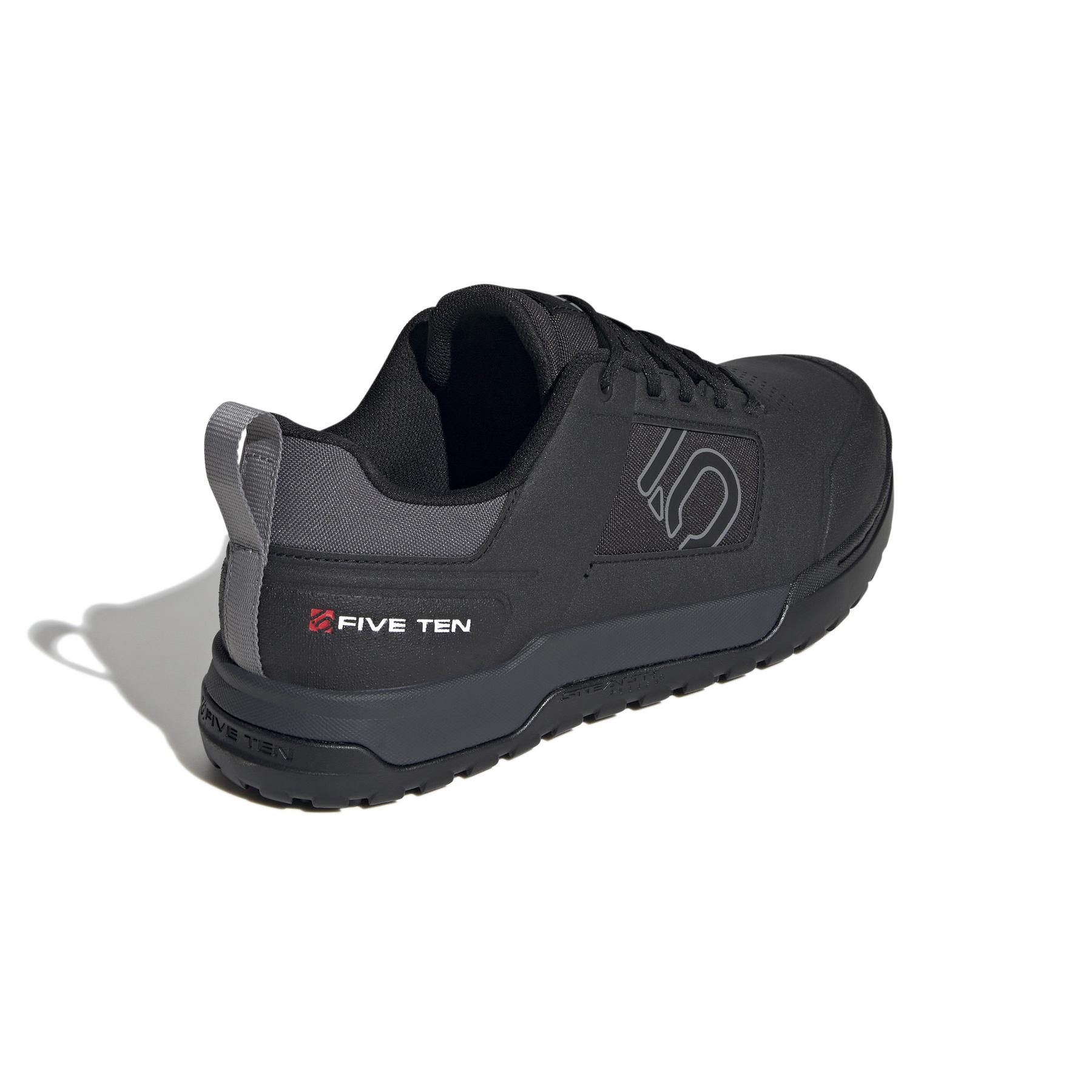 product/a/d/adidas_if7452_7_footwear_photography_back_lateral_top_view_white-nw091625.jpg