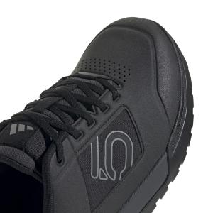product/a/d/adidas_if7452_8_footwear_photography_detail_view_1_white-nw091625.jpg